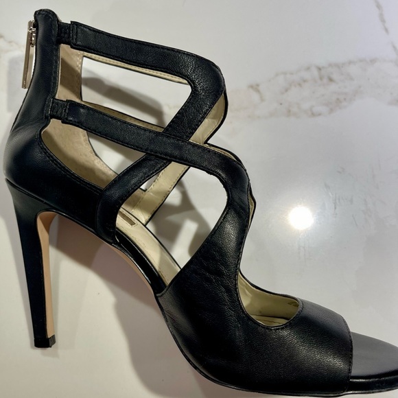 BCBGeneration women’s Carlena black leather heels, Size 6M - Picture 4 of 7